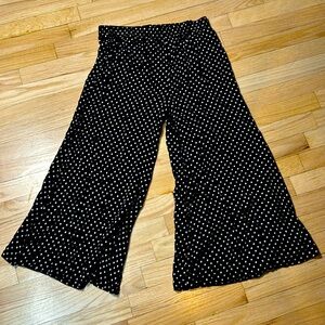 wide leg flare pants with stretch waist and petal pusher style size M